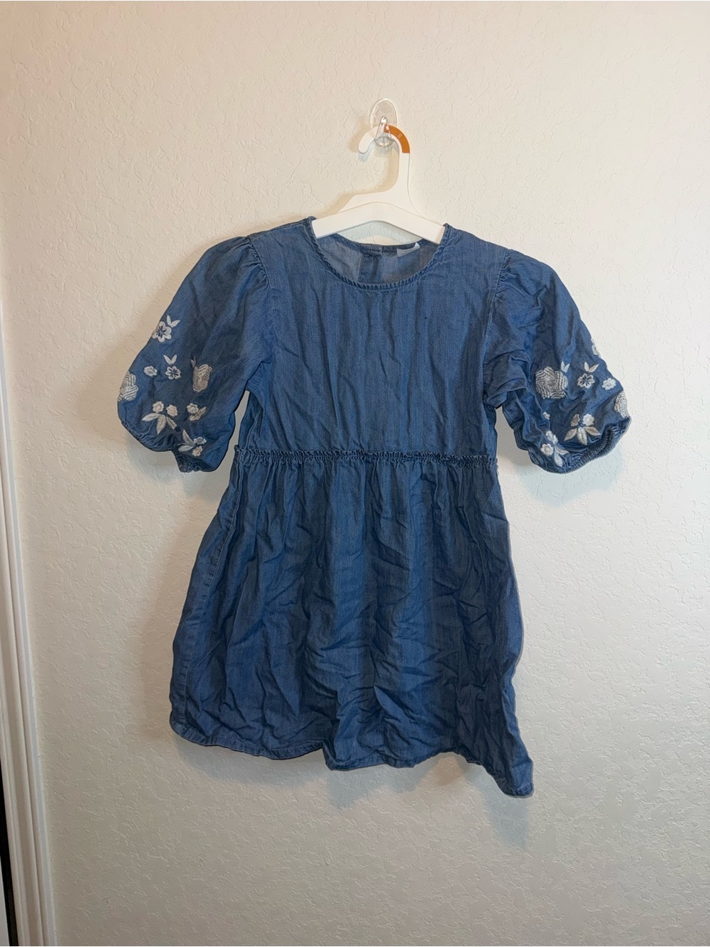 Girls denim puff sleeve embroidered dress